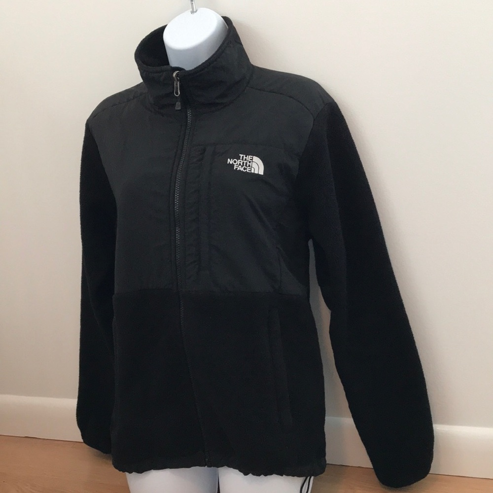 Black north face jacket PRICE NEGOTIABLE!!🥰 - Picture 2 of 8